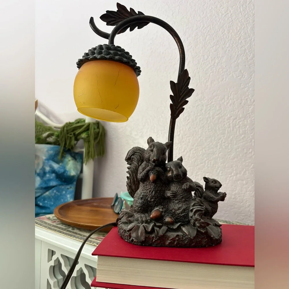 Rustic Squirrel Acorn Lamp with Yellow Glass Globe Shade Country Nature Acorns - Picture 4 of 12